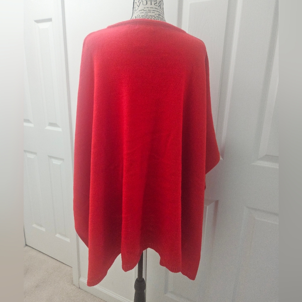 Collection Eighteen Red Poncho and Hat Set - Picture 3 of 7